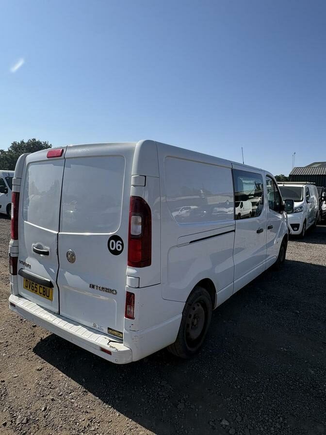 2015 Vauxhall Vivaro – Model: Vivaro 2900 Sportive Bi-T CDTi ecoFLEX S/S – DV65CBU