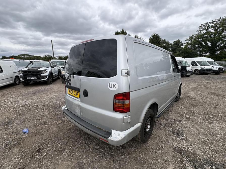 2006 Volkswagen Transporter – Model: Transporter T30 130 TDI SWB Automatic – WU06UJF