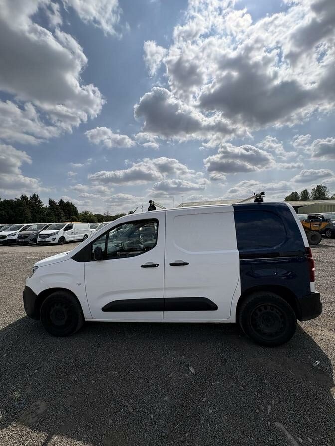 2021 Citroen Berlingo – Model: Berlingo 1000 Enterprise Professional Blue HDi – WP71NUK