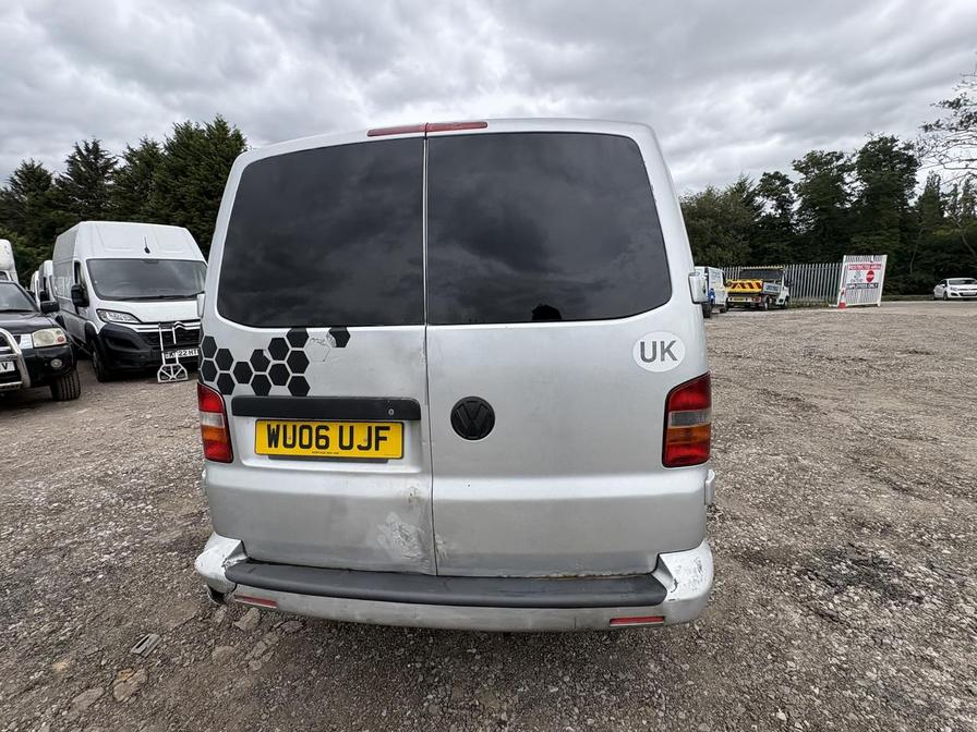 2006 Volkswagen Transporter – Model: Transporter T30 130 TDI SWB Automatic – WU06UJF