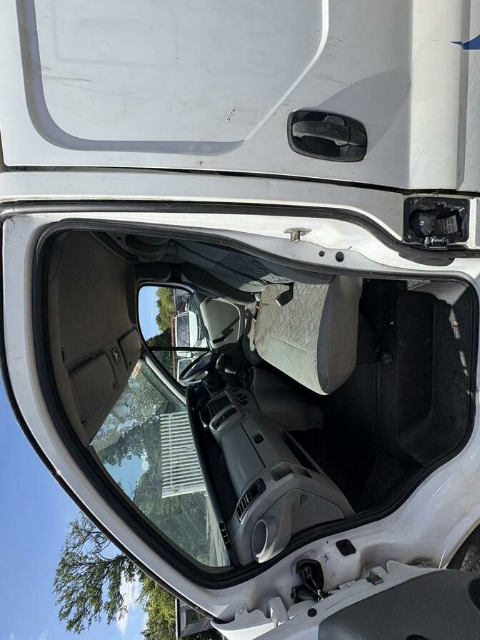2005 Vauxhall Vivaro – Model: Vivaro 2900 DI SWB – FP55OKL
