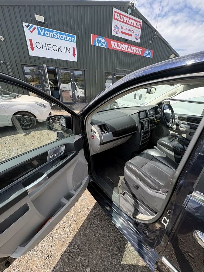 2010 Chrysler Voyager – Model: Grand Voyager Limited CRD Auto – RV60ZWB