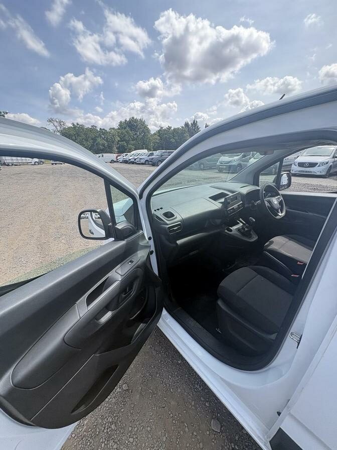 2019 Vauxhall Combo – Model: Combo 2300 Sportive S/S – DP69VYO