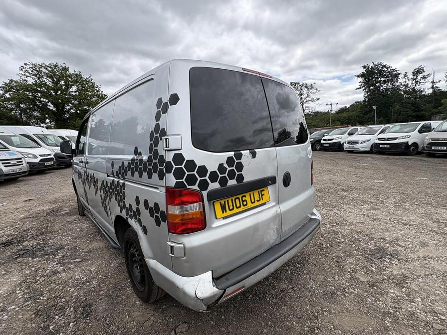 2006 Volkswagen Transporter – Model: Transporter T30 130 TDI SWB Automatic – WU06UJF