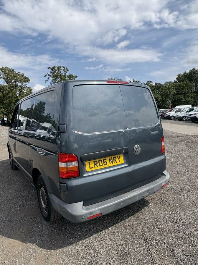 2006 Volkswagen Transporter – Model: Transporter T28 130 TDI – LR06NRY