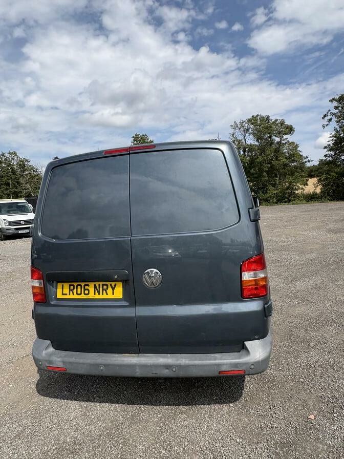 2006 Volkswagen Transporter – Model: Transporter T28 130 TDI – LR06NRY