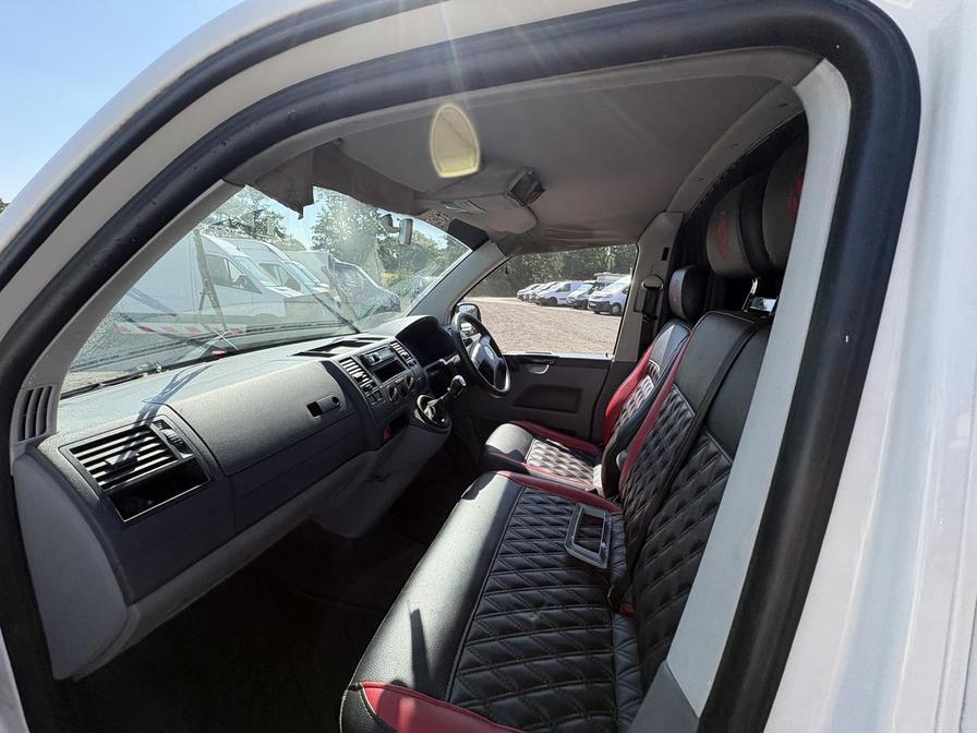 2005 Volkswagen Transporter – Model: Transporter T28 130 TDI – YX05NZE