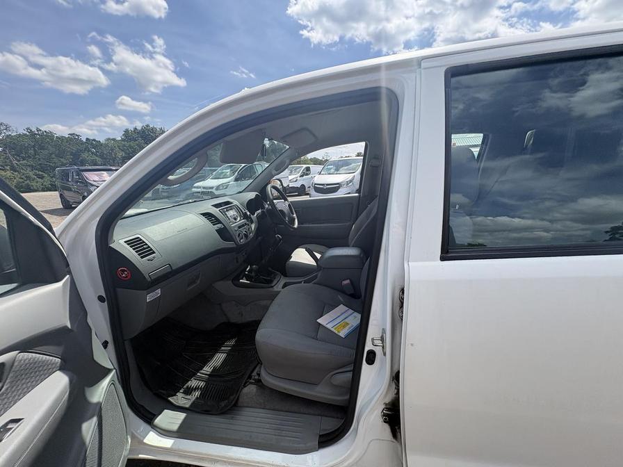2011 Toyota Hilux – Model: HI-Luxury HL2 D-4D 4×4 Double Cab – FP11PLZ