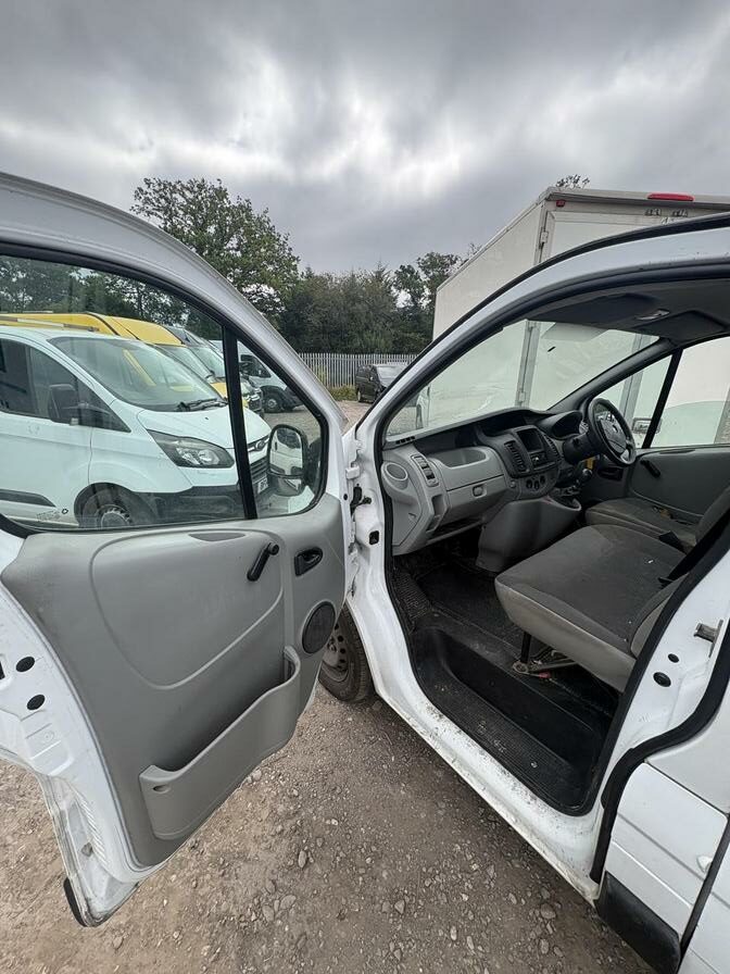 2012 Vauxhall Vivaro – Model: Vivaro 2900 CDTi LWB – DL12DJD