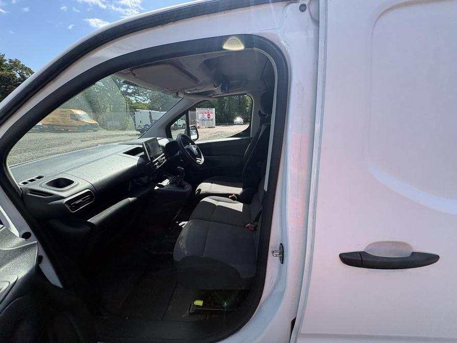 2020 Citroen Berlingo – Model: Berlingo 1000 Enterprise Blue HDi S/S – LA69ZRN