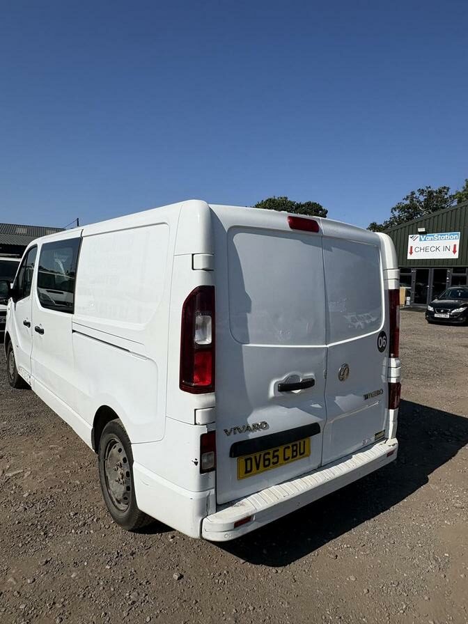 2015 Vauxhall Vivaro – Model: Vivaro 2900 Sportive Bi-T CDTi ecoFLEX S/S – DV65CBU