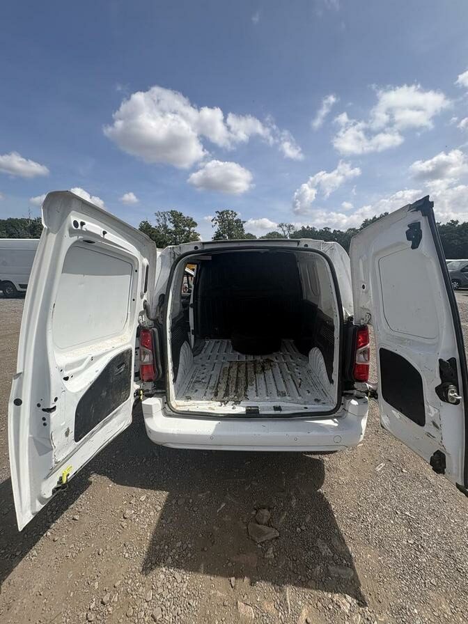 2019 Vauxhall Combo – Model: Combo 2300 Sportive S/S – DP69VYO