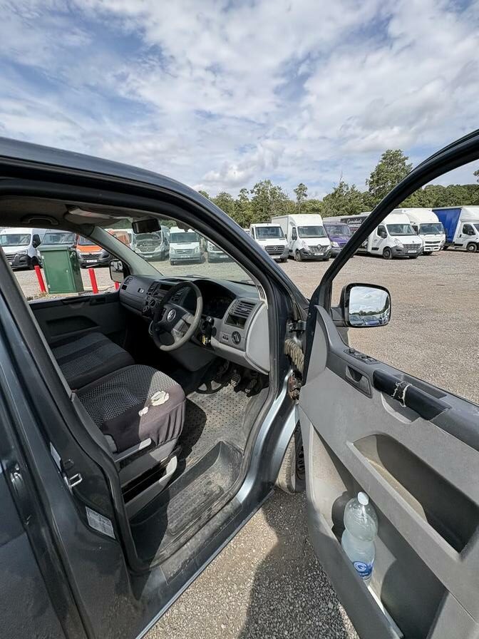 2006 Volkswagen Transporter – Model: Transporter T28 130 TDI – LR06NRY