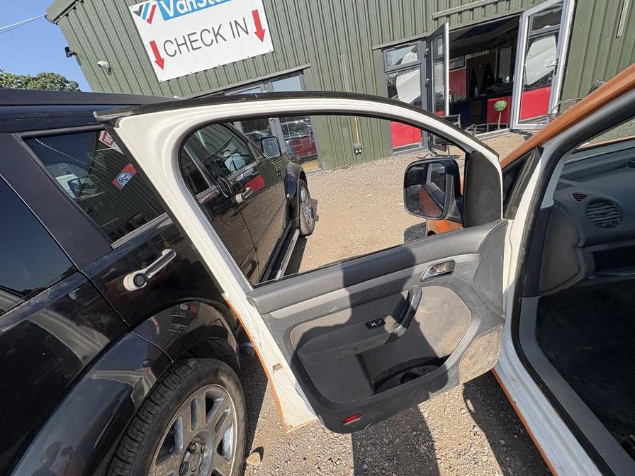 2010 Volkswagen Caddy – Model: Caddy C20 TDI 104 – BT10AEV
