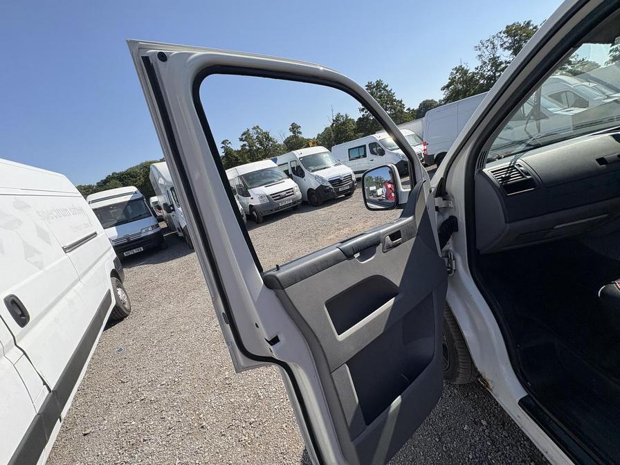 2005 Volkswagen Transporter – Model: Transporter T28 130 TDI – YX05NZE