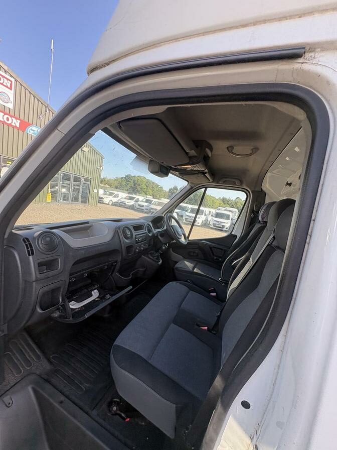 2013 Renault Master – Model: Master LL35 dCi – AY13VYX