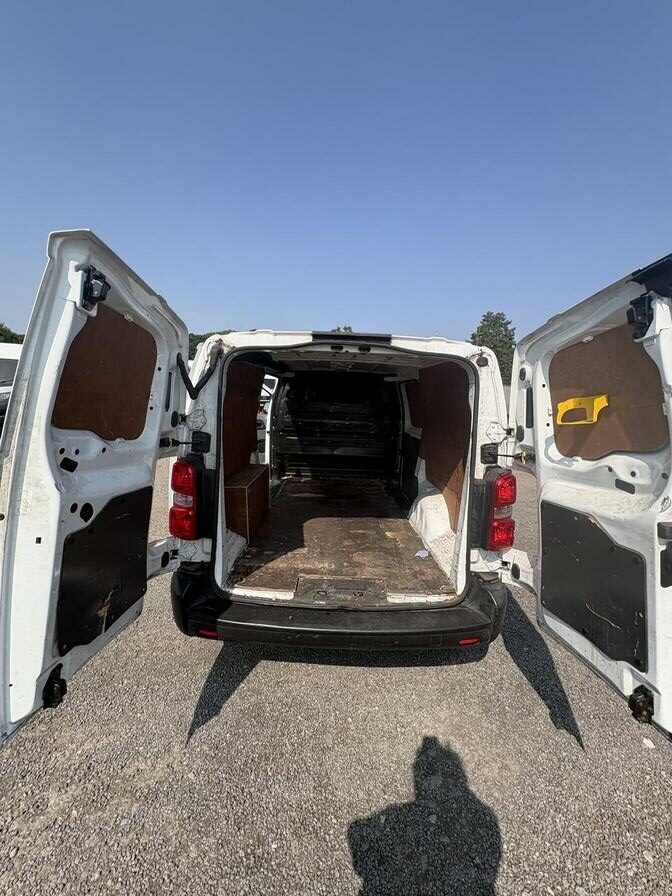 2020 Vauxhall Vivaro – Model: Vivaro 2900 Dynamic S/S – DS70WYF