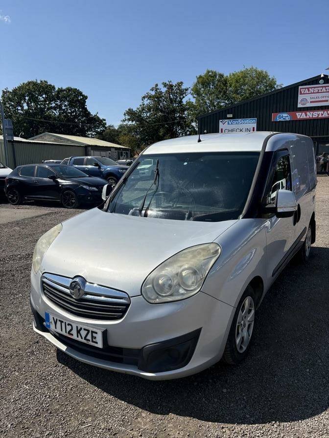 2012 Vauxhall Combo – Model: Combo 2000 L1H1 CDTi Sportive – YT12KZE