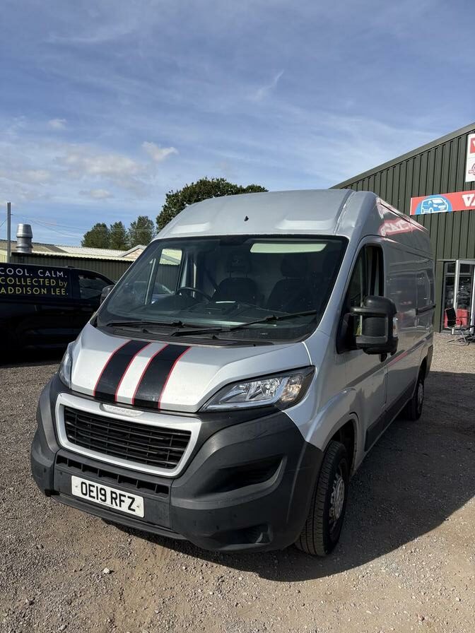 2019 Peugeot Boxer – Model: Boxer 335 Professional L2H2 Blue HDi – OE19RFZ