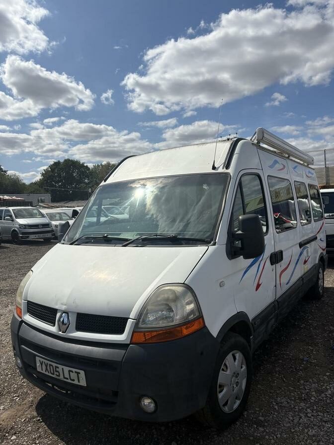 2005 Renault Master – Model: Master LM35 dCi 100 LWB – YX05LCT
