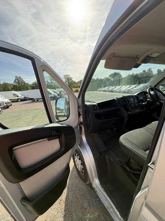 2019 Peugeot Boxer – Model: Boxer 335 Professional L2H2 Blue HDi – OE19RFZ