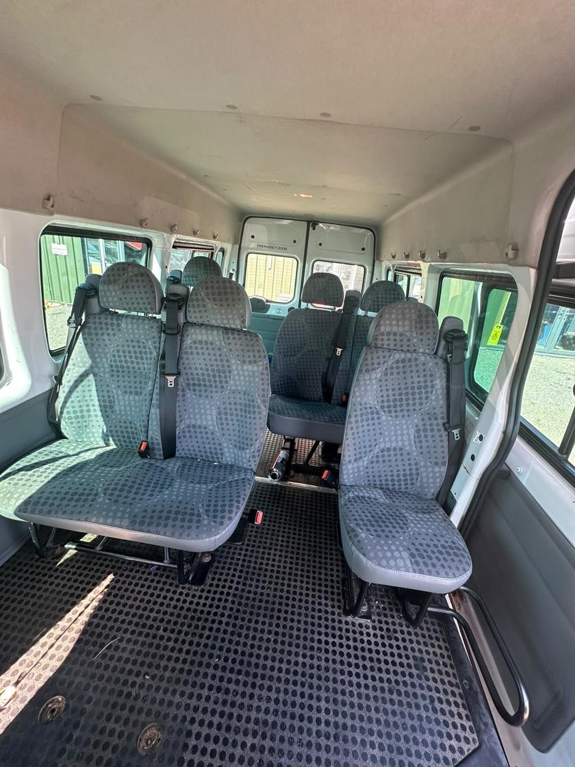 2006 Ford Transit – Model: Transit 100 17-Seat RWD – VA56XHP