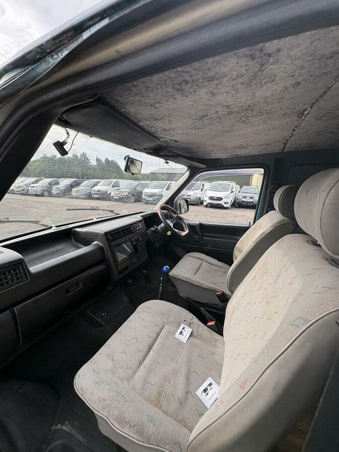 1994 Volkswagen Caravelle – Model: Transporter Caravelle – M396XCL