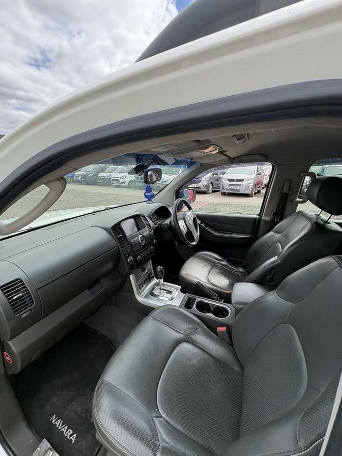 2013 Nissan Navara – Model: Navara Tekna dCi Auto – YN13XEF