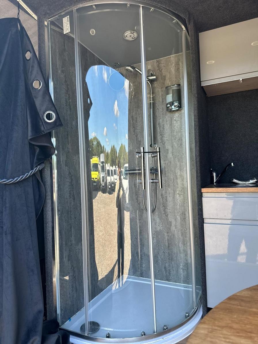 2010 Mercedes-Benz Sprinter – Model: Sprinter 319 CDi – AV10OMH