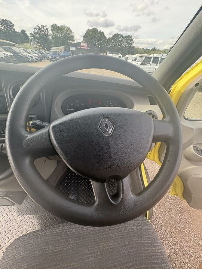 2008 Renault Master – Model: Master 100.35 LWB – PL08YFJ