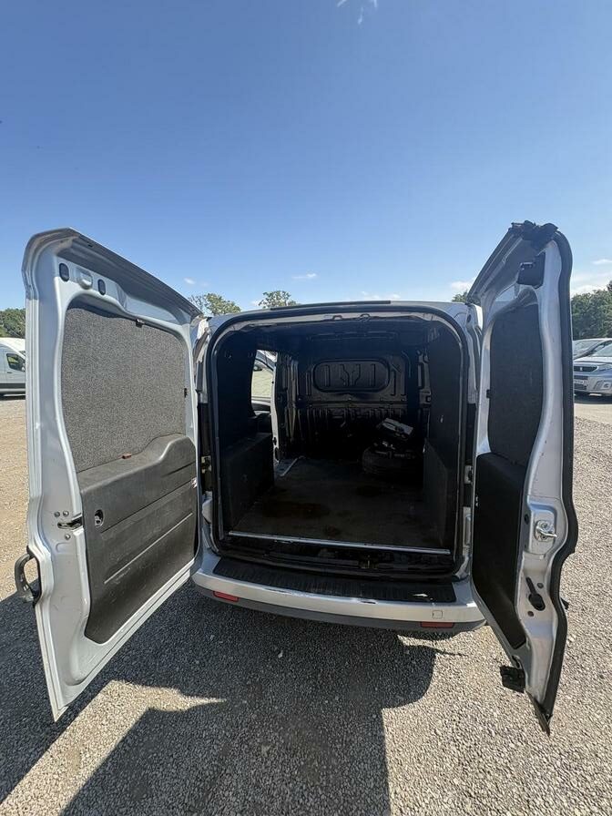 2012 Vauxhall Combo – Model: Combo 2000 L1H1 CDTi Sportive – YT12KZE