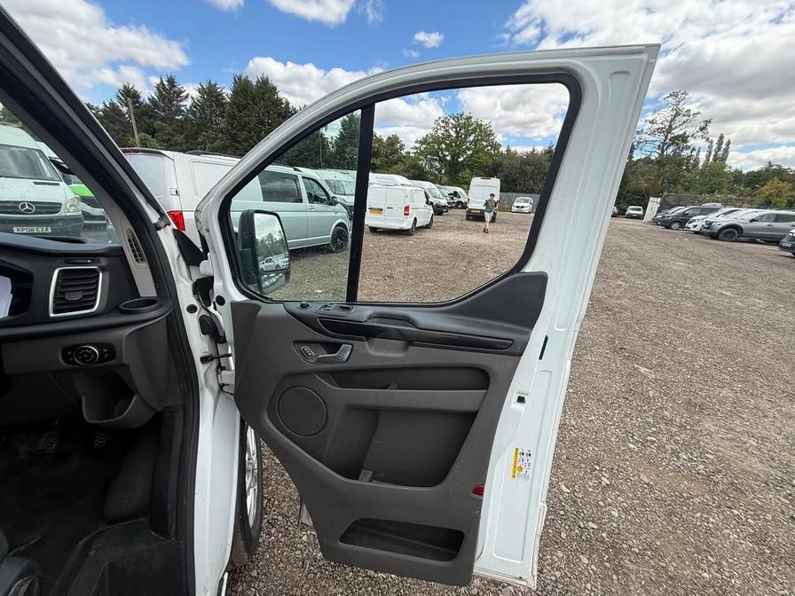 2018 Ford Transit Custom – Model: Transit Custom 300 Limited – CV18LZK