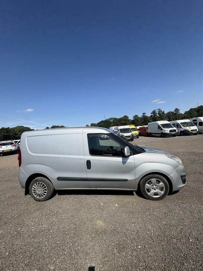 2012 Vauxhall Combo – Model: Combo 2000 L1H1 CDTi Sportive – YT12KZE