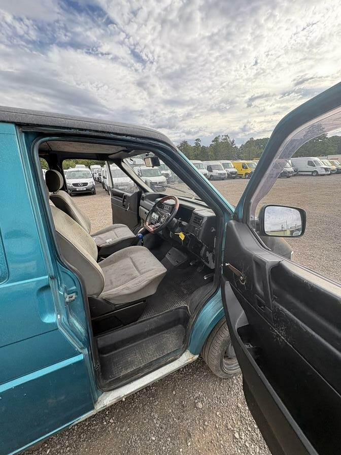 1994 Volkswagen Caravelle – Model: Transporter Caravelle – M396XCL
