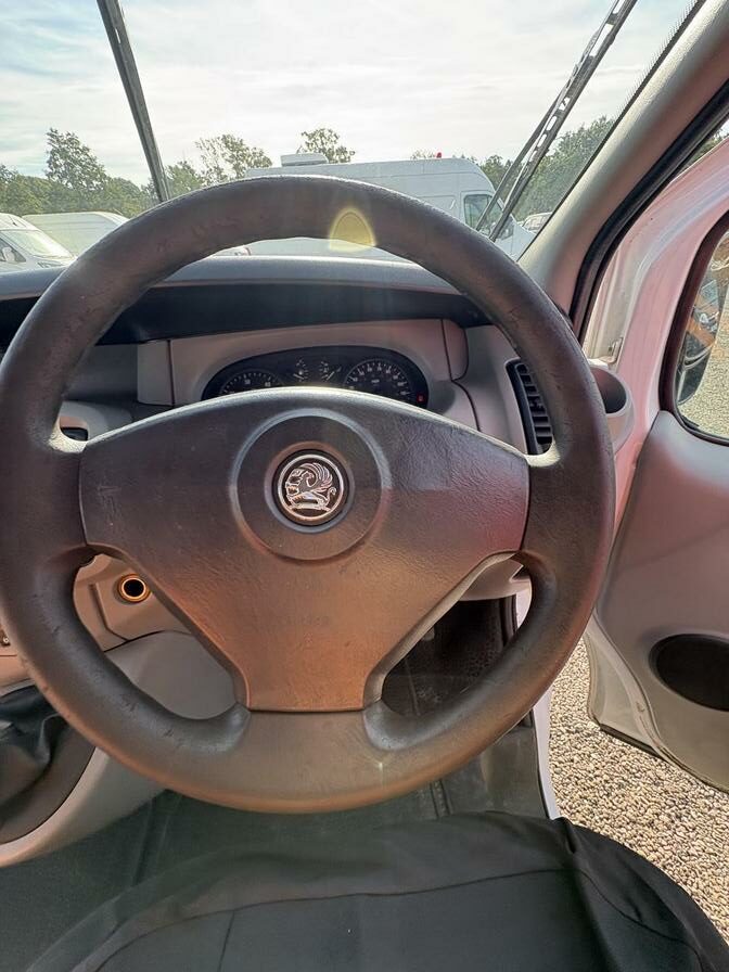 2005 Vauxhall Vivaro – Model: Vivaro 2900 CDTi 82 SWB – KS54PXC