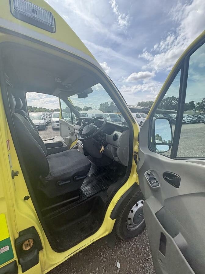 2008 Renault Master – Model: Master 100.35 LWB – PL08YFJ