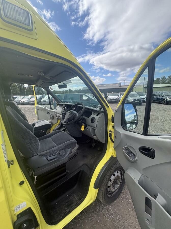 2010 Vauxhall Movano – Model: Movano 3500 CDTi LWB – YX10ELW