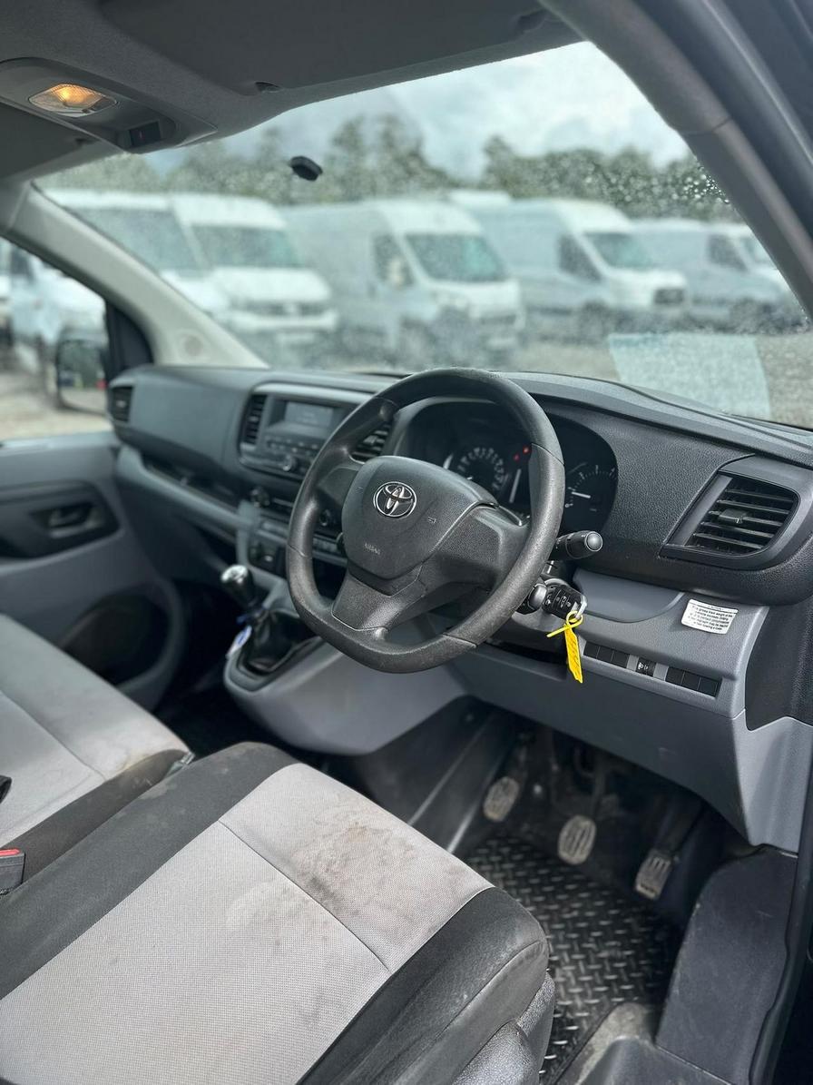 2018 Toyota Proace – Model: Proace Base – FN18HNY