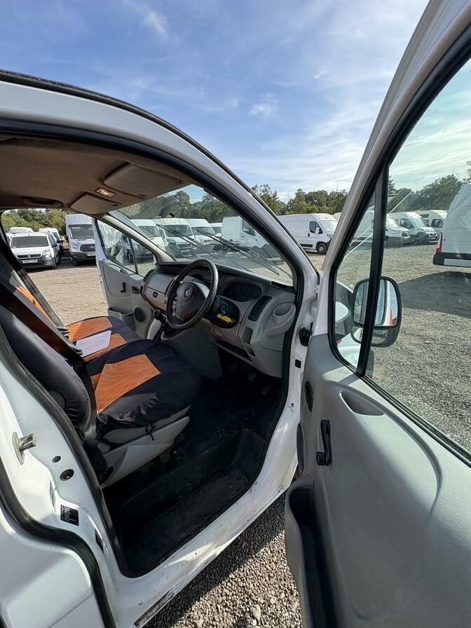 2005 Vauxhall Vivaro – Model: Vivaro 2900 CDTi 82 SWB – KS54PXC