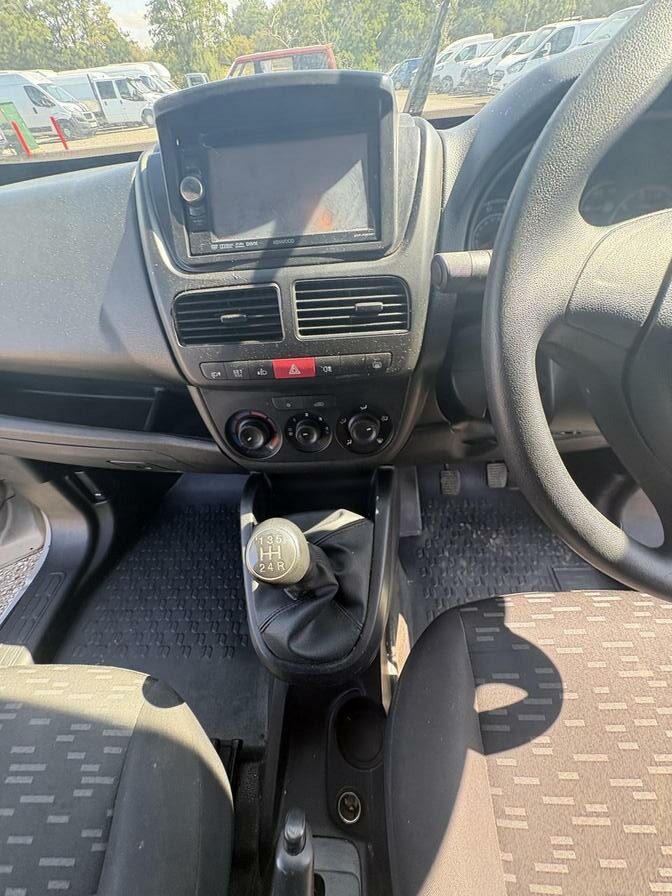 2012 Vauxhall Combo – Model: Combo 2000 L1H1 CDTi Sportive – YT12KZE