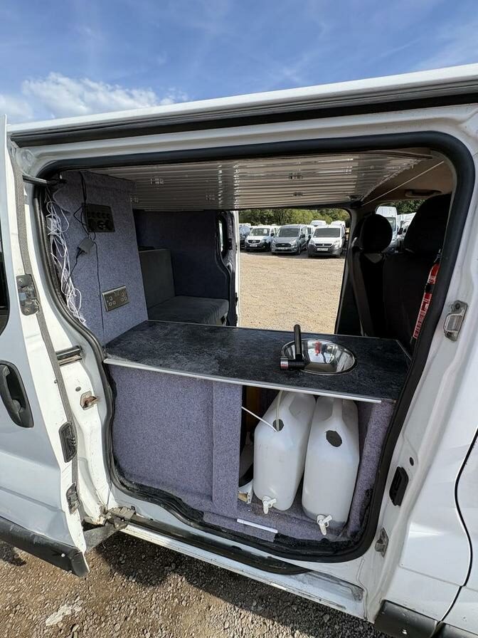 2005 Vauxhall Vivaro – Model: Vivaro 2900 CDTi 82 SWB – KS54PXC