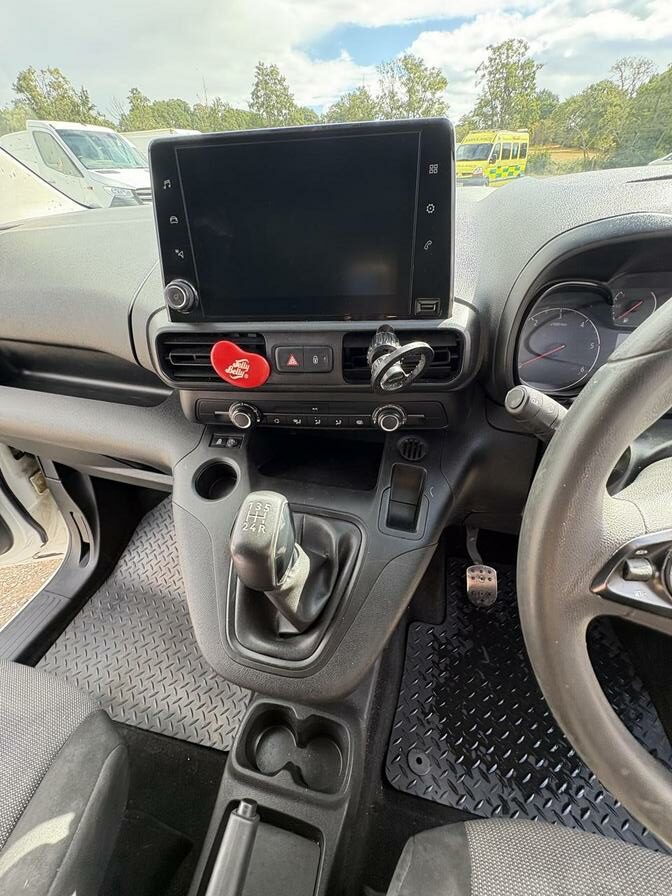 2019 Vauxhall Combo – Model: Combo 2000 Sportive S/S – DU19LKF