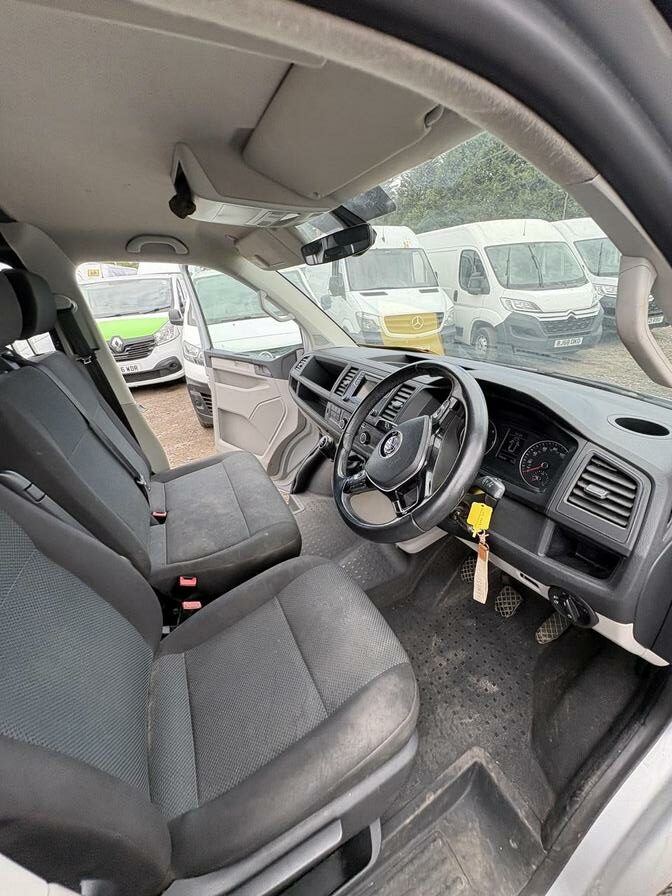 2018 Volkswagen Transporter – Model: Transporter T30 Highline TDI BlueMotion Technology – W5NRB/NXZ2303