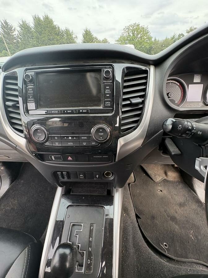 2017 Mitsubishi L200 – Model: L200 Barbarian DI-D Auto – WP17PYY