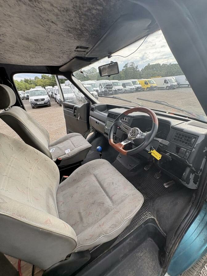1994 Volkswagen Caravelle – Model: Transporter Caravelle – M396XCL