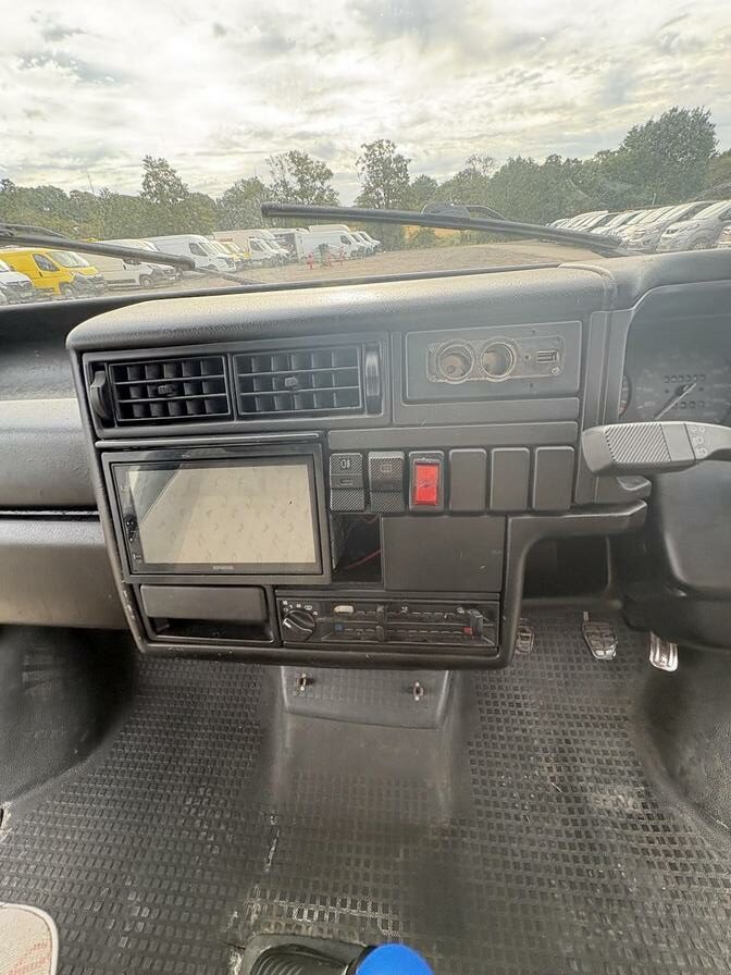 1994 Volkswagen Caravelle – Model: Transporter Caravelle – M396XCL