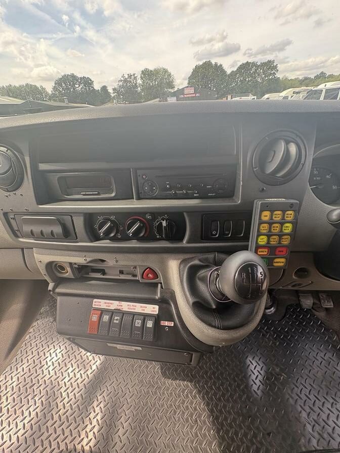 2008 Renault Master – Model: Master 100.35 LWB – PL08YFJ