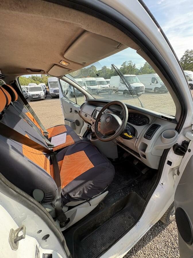 2005 Vauxhall Vivaro – Model: Vivaro 2900 CDTi 82 SWB – KS54PXC