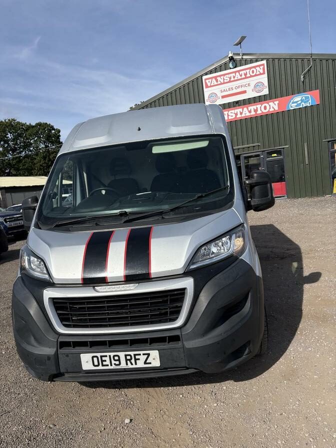 2019 Peugeot Boxer – Model: Boxer 335 Professional L2H2 Blue HDi – OE19RFZ
