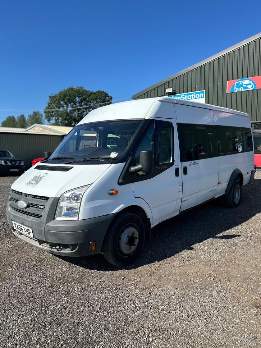 2006 Ford Transit – Model: Transit 100 17-Seat RWD – VA56XHP